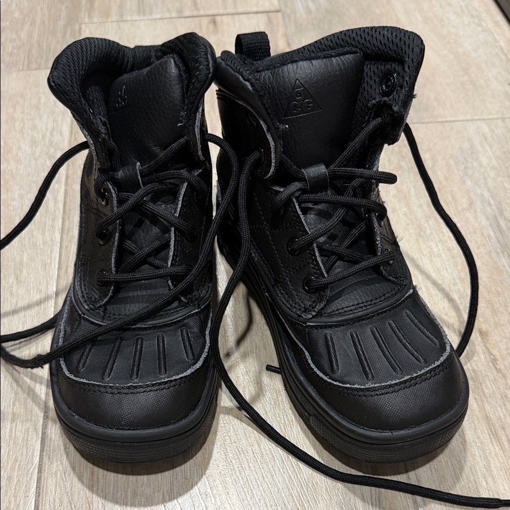 Nike Kids Black Lace-Up Winter Boots